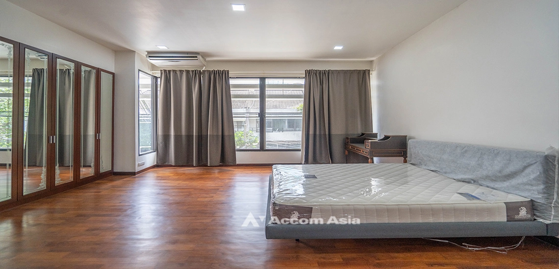 9  3 br Townhouse for rent and sale in Sukhumvit ,Bangkok BTS Phrom Phong 110107