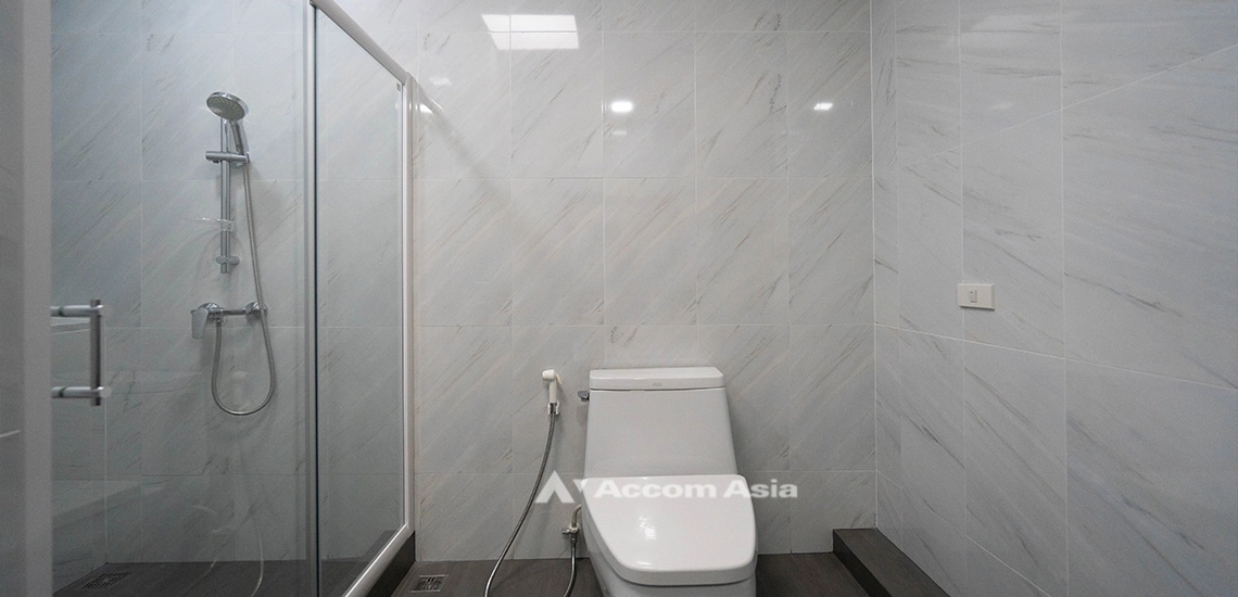 17  3 br Townhouse for rent and sale in Sukhumvit ,Bangkok BTS Phrom Phong 110107