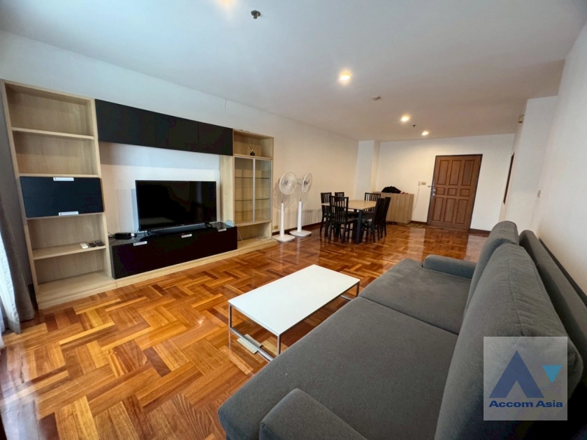 unit 2 Bedrooms  Condominium For Rent in Sukhumvit, Bangkok  near BTS Nana (1515210)