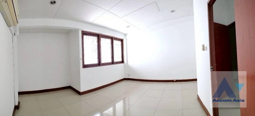 7  2 br Townhouse for rent and sale in Sukhumvit ,Bangkok BTS Thong Lo 2515243