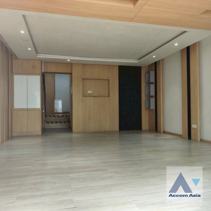 4  2 br Townhouse for rent and sale in Sukhumvit ,Bangkok BTS Thong Lo 2515243