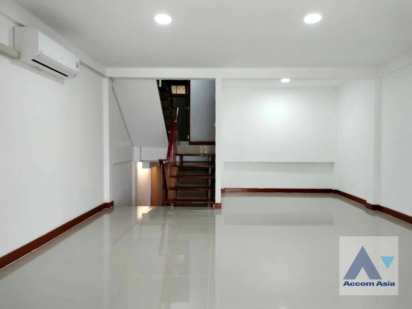 9  2 br Townhouse for rent and sale in Sukhumvit ,Bangkok BTS Thong Lo 2515243