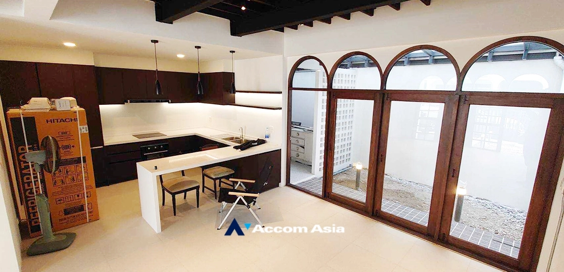 4  3 br House For Rent in Sukhumvit ,Bangkok BTS Phrom Phong 110109