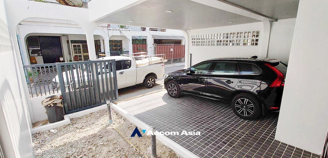  1  3 br House For Rent in Sukhumvit ,Bangkok BTS Phrom Phong 110109