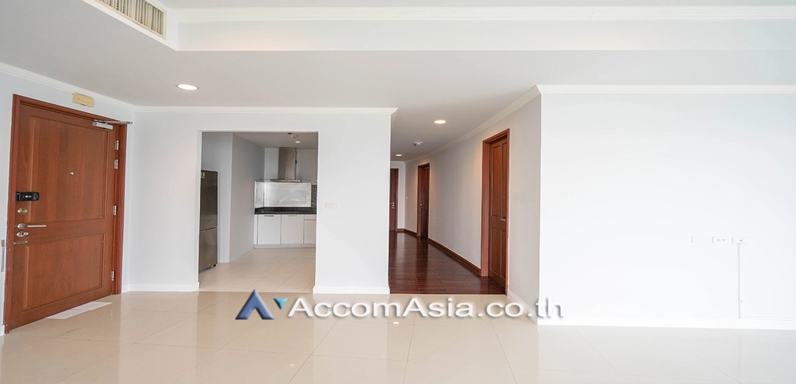 unit 3 Bedrooms  Condominium For Rent & Sale in Ploenchit, Bangkok  near BTS Ratchadamri (1515266)