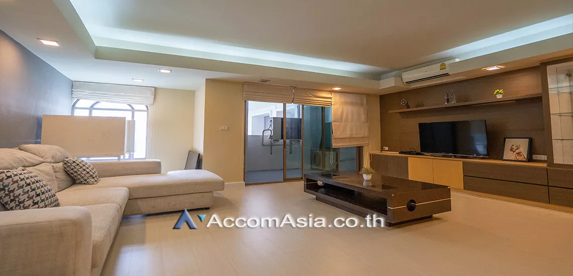 unit 3 Bedrooms  Condominium For Rent in Sukhumvit, Bangkok  near BTS Phrom Phong (1515301)