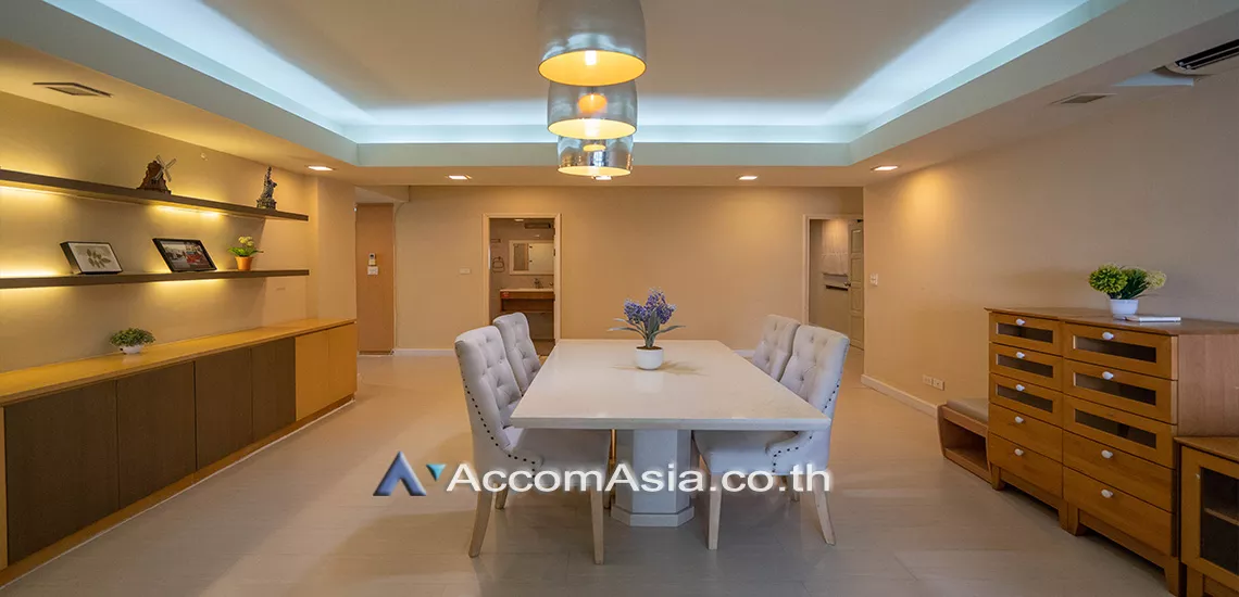 unit 3 Bedrooms  Condominium For Rent in Sukhumvit, Bangkok  near BTS Phrom Phong (1515301)