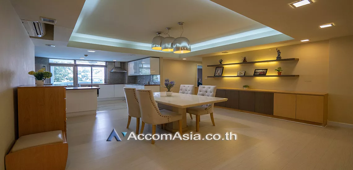  3 Bedrooms  Condominium For Rent in Sukhumvit, Bangkok  near BTS Phrom Phong (1515301)