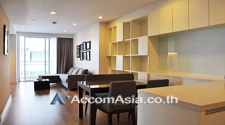  2 Bedrooms  Apartment For Rent in Sathorn, Bangkok  near BTS Surasak (1415332)