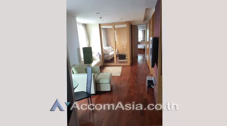 unit 1 Bedroom  Condominium For Rent in Ploenchit, Bangkok  near BTS Chitlom (1515359)