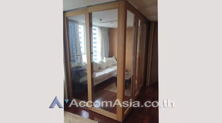 unit 1 Bedroom  Condominium For Rent in Ploenchit, Bangkok  near BTS Chitlom (1515359)