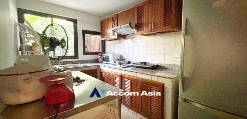 2 Bedrooms  House For Rent in Sukhumvit, Bangkok  near BTS Thong Lo - BTS Ekkamai (2515361)
