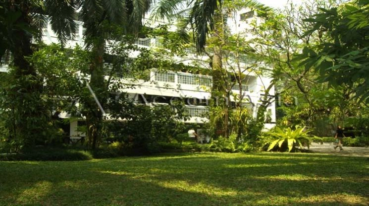 unit 2 Bedrooms  Apartment For Rent in Sukhumvit, Bangkok  near BTS Phrom Phong (1415372)