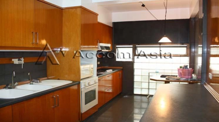 5  2 br Apartment For Rent in Sukhumvit ,Bangkok BTS Phrom Phong at Greenery garden and privacy 1415372