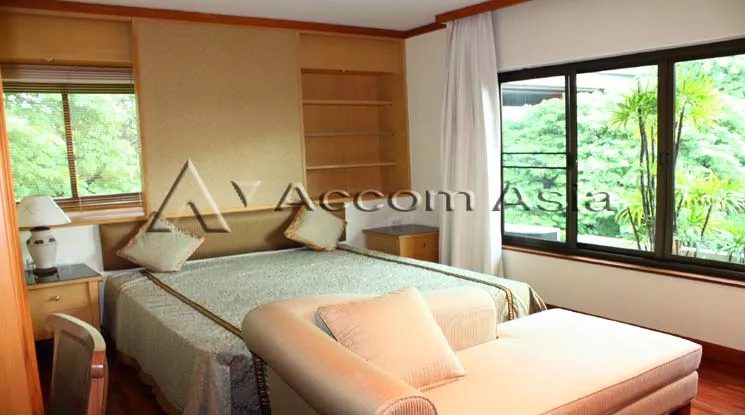 6  2 br Apartment For Rent in Sathorn ,Bangkok BTS Chong Nonsi at Cozy Low-rise Apartment in Sathorn, Walk to BTS 6 mins. 1415384