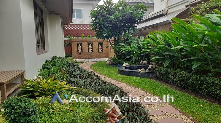 12  3 br House For Rent in Pattanakarn ,Bangkok  at Peaceful compound 1715389