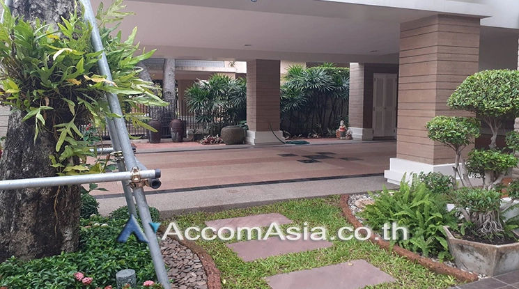 4  3 br House For Rent in Pattanakarn ,Bangkok  at Peaceful compound 1715389