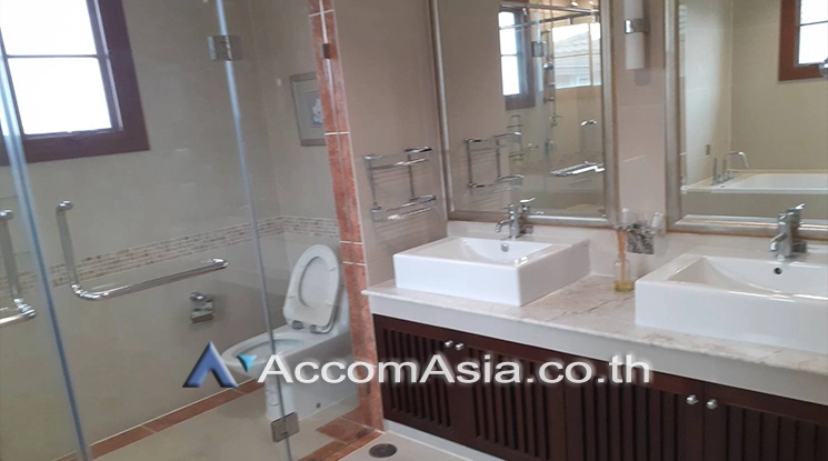 8  3 br House For Rent in Pattanakarn ,Bangkok  at Peaceful compound 1715389