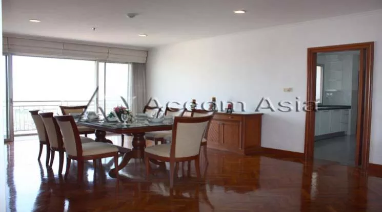 unit 3 Bedrooms  Apartment For Rent in Sathorn, Bangkok  near BRT Technic Krungthep (1515436)