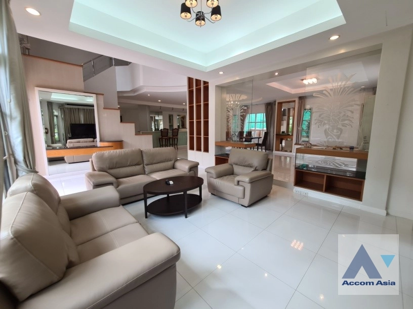 Fully Furnished, Pet friendly |  4 Bedrooms  House For Rent in Bangna, Bangkok  (1815444)