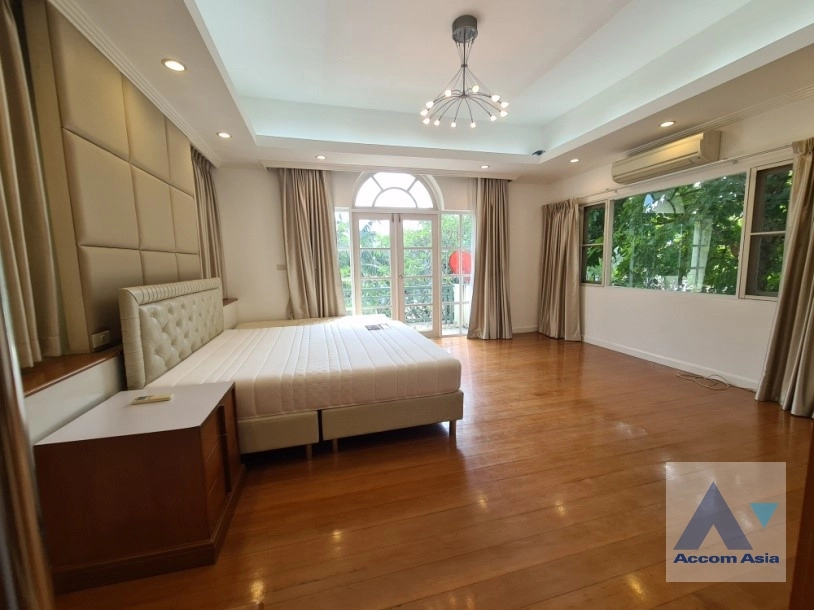 18  4 br House For Rent in Bang Na ,Bangkok  at Nantawan Village Srinakarin 1815444