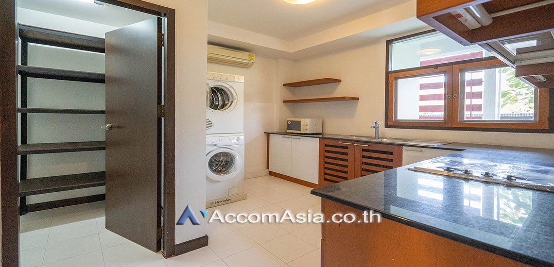 unitPet friendly |  2 Bedrooms  Apartment For Rent & Sale in Sathorn, Bangkok  near BTS Chong Nonsi - MRT Lumphini (1415449)