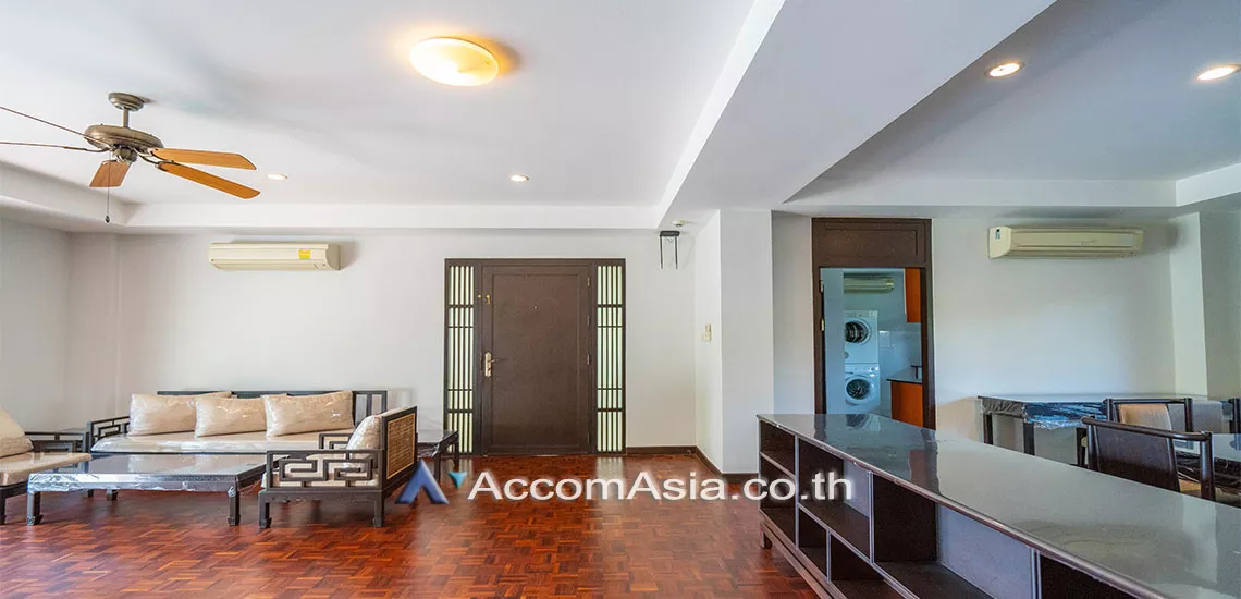 Pet friendly |  2 Bedrooms  Apartment For Rent in Sathorn, Bangkok  near BTS Chong Nonsi - MRT Lumphini (1415449)