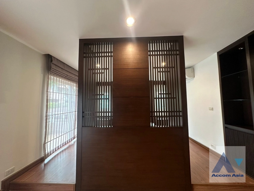 25  4 br House for rent and sale in Ramkhamhaeng ,Bangkok MRT Si Kritha at Baan Issara Rama 9 2315464