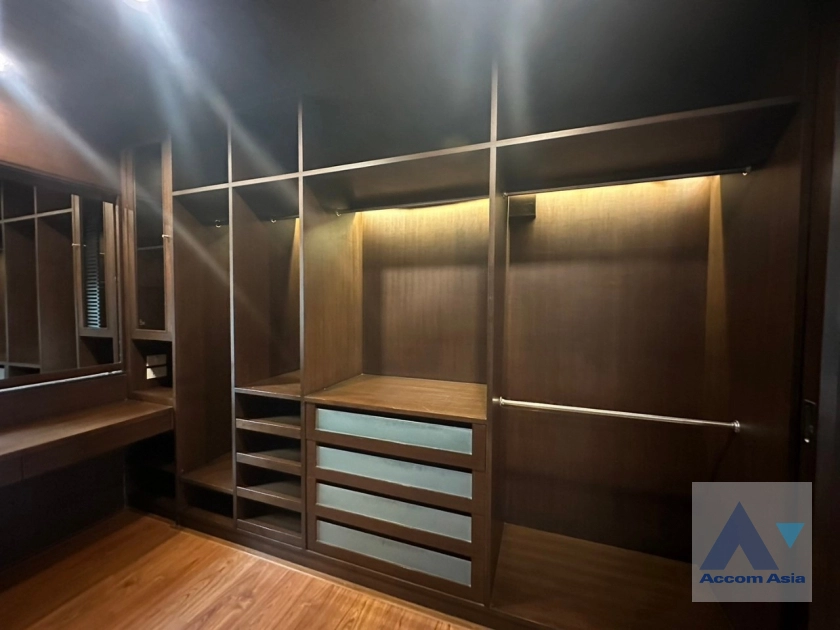 28  4 br House for rent and sale in Ramkhamhaeng ,Bangkok MRT Si Kritha at Baan Issara Rama 9 2315464