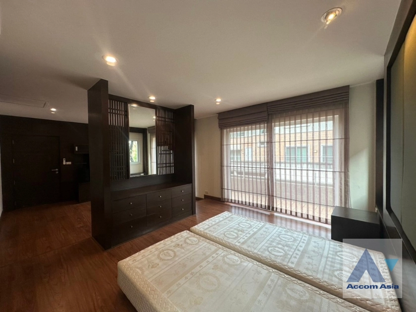 18  4 br House for rent and sale in Ramkhamhaeng ,Bangkok MRT Si Kritha at Baan Issara Rama 9 2315464