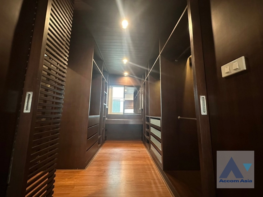 27  4 br House for rent and sale in Ramkhamhaeng ,Bangkok MRT Si Kritha at Baan Issara Rama 9 2315464