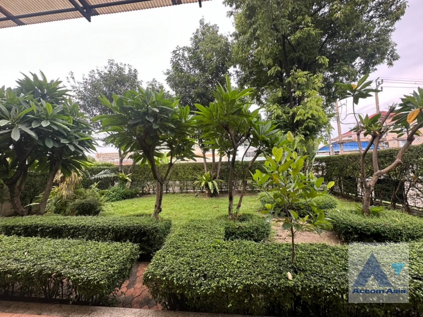 40  4 br House for rent and sale in Ramkhamhaeng ,Bangkok MRT Si Kritha at Baan Issara Rama 9 2315464