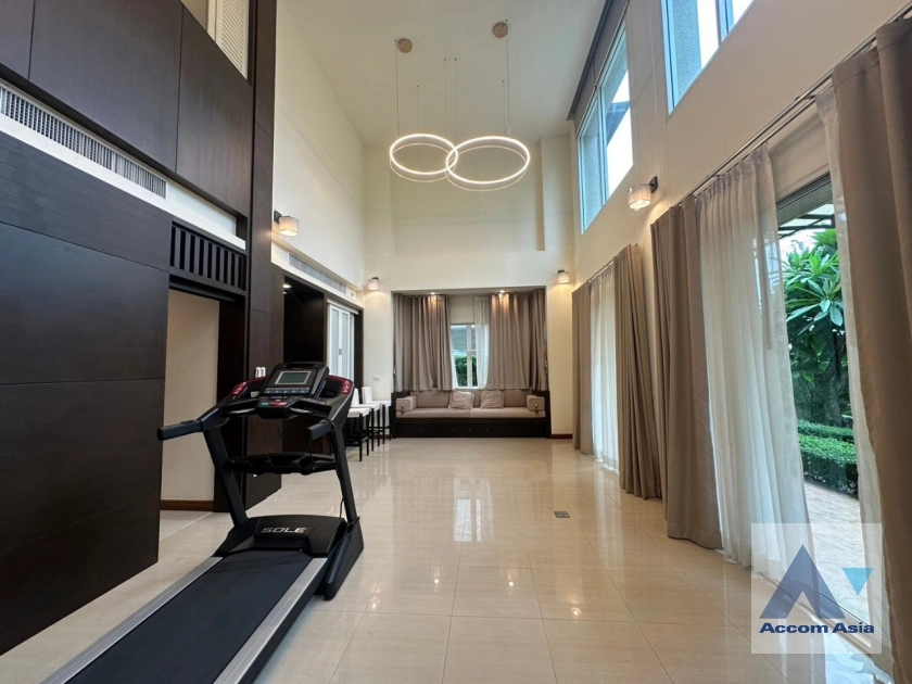 unit 4 Bedrooms  House For Rent & Sale in Ramkhamhaeng, Bangkok  near  Si Kritha (2315464)