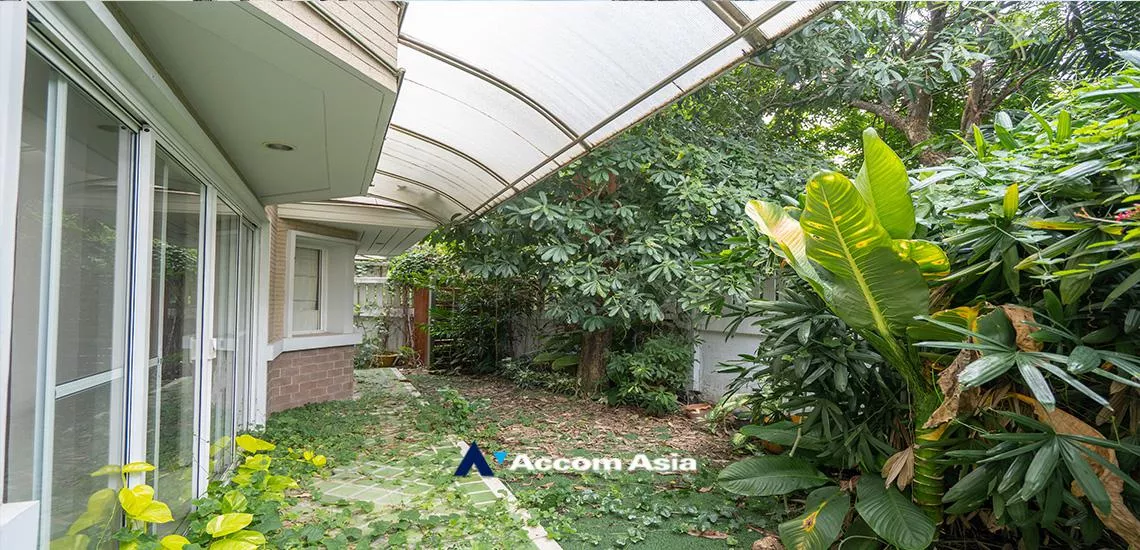 unitHome Office |  5 Bedrooms  House For Rent in Sukhumvit, Bangkok  near BTS Phrom Phong (1715501)