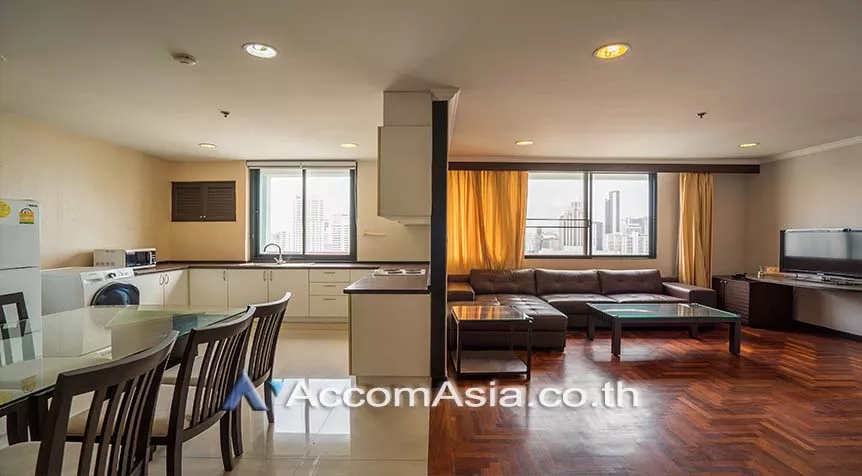 Big Balcony |  Lake Green Condominium  3 Bedroom for Rent BTS Nana in Sukhumvit Bangkok