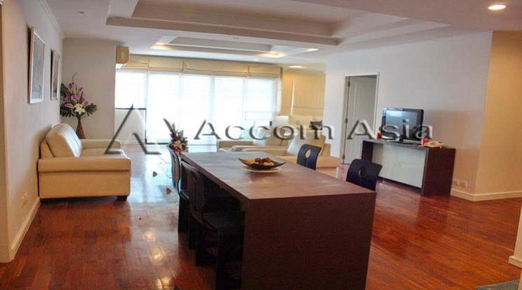  3 Bedrooms  Condominium For Rent & Sale in Sathorn, Bangkok  near BTS Sala Daeng - MRT Lumphini (1515519)