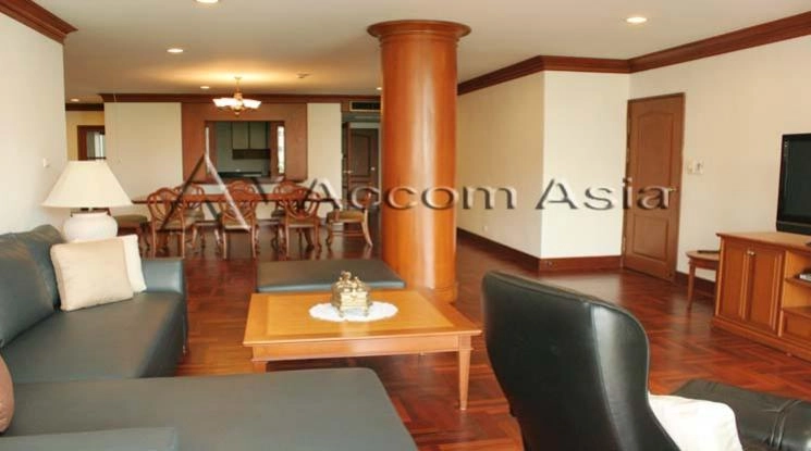 unit 3 Bedrooms  Apartment For Rent in Sukhumvit, Bangkok  near BTS Phrom Phong (1415520)