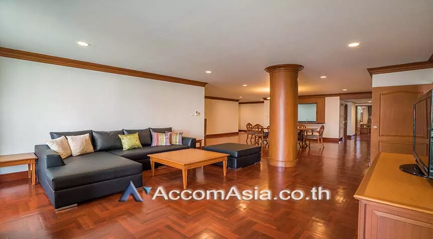 unit 3 Bedrooms  Apartment For Rent in Sukhumvit, Bangkok  near BTS Phrom Phong (1415522)
