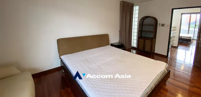 19  3 br Townhouse For Rent in Sathorn ,Bangkok BRT Nararam 3 at Modern style 2515529