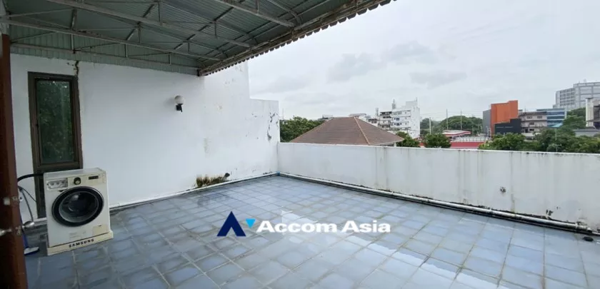 26  3 br Townhouse For Rent in Sathorn ,Bangkok BRT Nararam 3 at Modern style 2515529