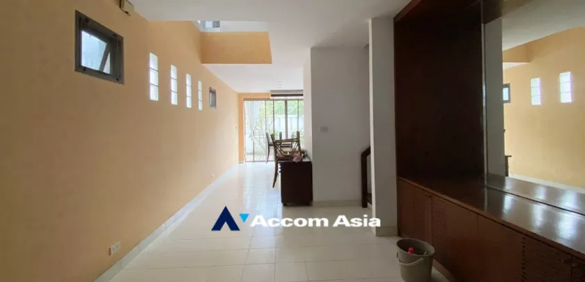 9  3 br Townhouse For Rent in Sathorn ,Bangkok BRT Nararam 3 at Modern style 2515529