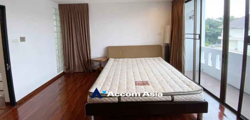 17  3 br Townhouse For Rent in Sathorn ,Bangkok BRT Nararam 3 at Modern style 2515529