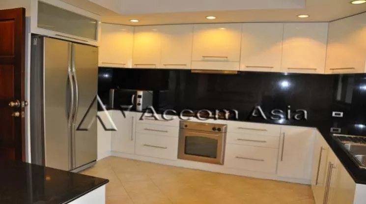 unit 3 Bedrooms  Apartment For Rent in Sukhumvit, Bangkok  near BTS Phrom Phong (1415534)