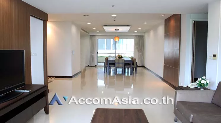  3 Bedrooms  Apartment For Rent in Sukhumvit, Bangkok  near BTS Ekkamai (1415547)
