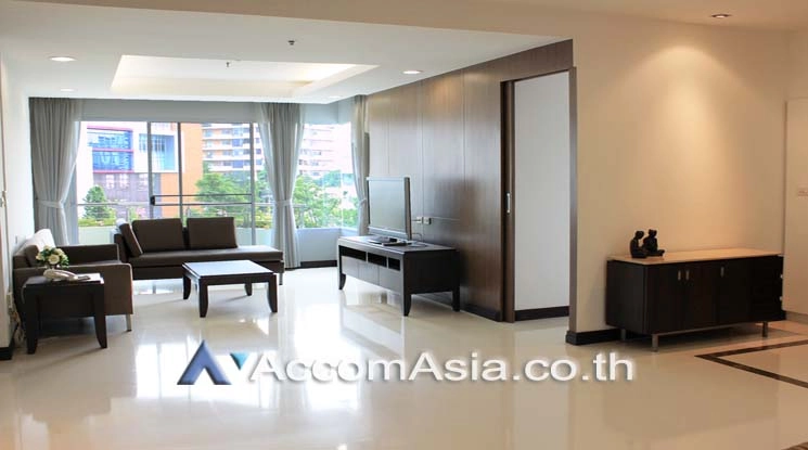  1  3 br Apartment For Rent in Sukhumvit ,Bangkok BTS Ekkamai at Low-rise Apartment, Only 1,000m to BTS 1415547
