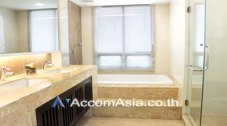 7  3 br Apartment For Rent in Sukhumvit ,Bangkok BTS Ekkamai at Low-rise Apartment, Only 1,000m to BTS 1415547