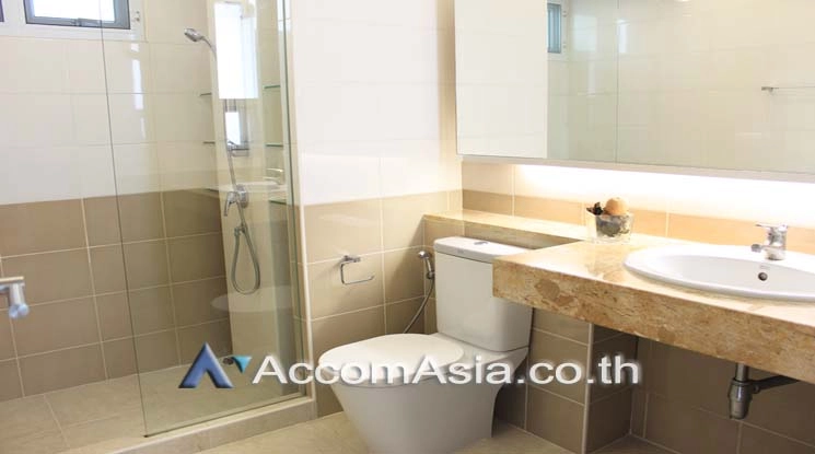 9  3 br Apartment For Rent in Sukhumvit ,Bangkok BTS Ekkamai at Low-rise Apartment, Only 1,000m to BTS 1415547