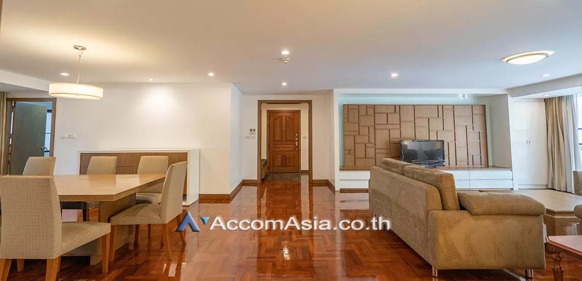  1  3 br Apartment For Rent in Sukhumvit ,Bangkok BTS Phrom Phong at Family Size Desirable 1415549