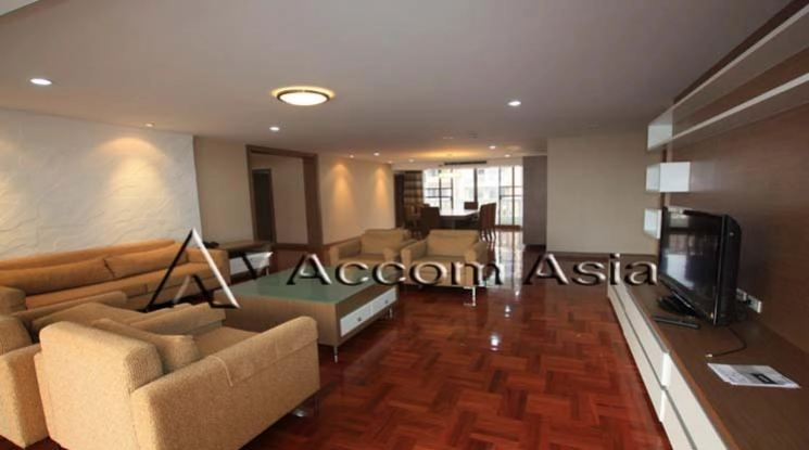 Pet friendly |  Family Size Residence Starting at 280 Sqm Apartment  3 Bedroom for Rent BTS Phrom Phong in Sukhumvit Bangkok
