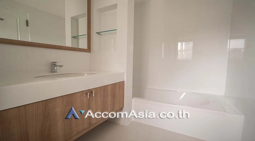 9  3 br Apartment For Rent in Sathorn ,Bangkok BTS Chong Nonsi at Kid Friendly Place Short Walk to Nang Linchi Road 1415557